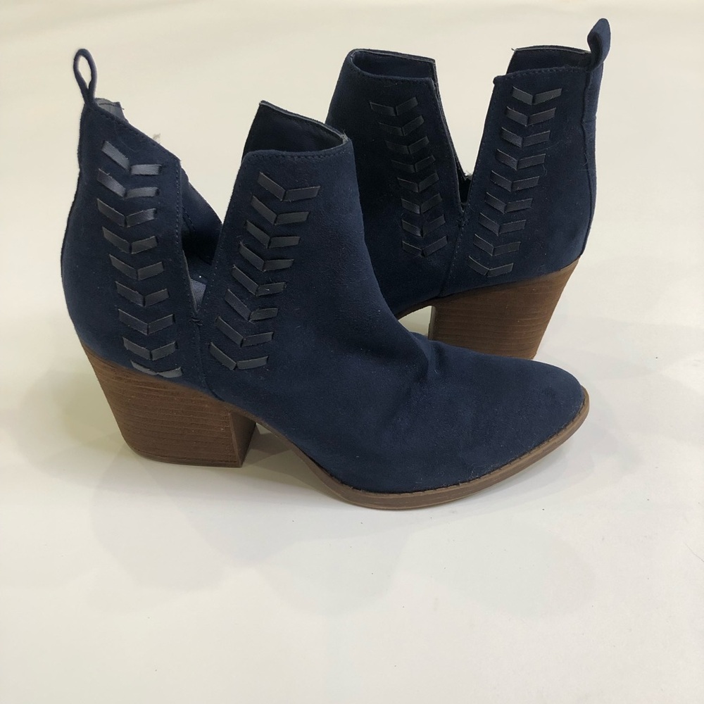 Carlos Santana Navy Blue Whitley Boho Pointed Ankle Booties Heels Chevron Sz8